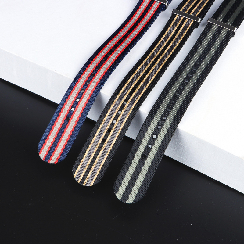 สายนาฬิกาผ้าใบไนลอนแบบพรีเมียม - Nato Strap Nylon บทวิจารณ์และราคา